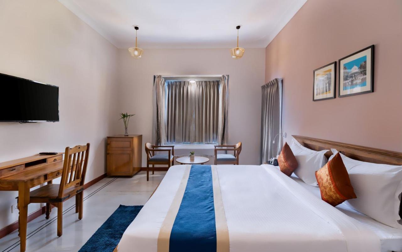 Dheergarh Palace Hotel 2*