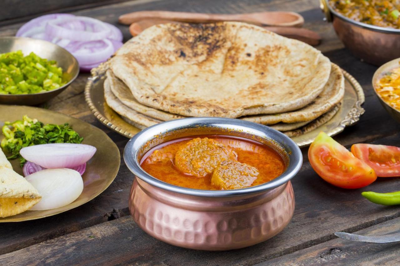 Oyo Flagship 2421 Hotel The Ishani 3* Udaipur