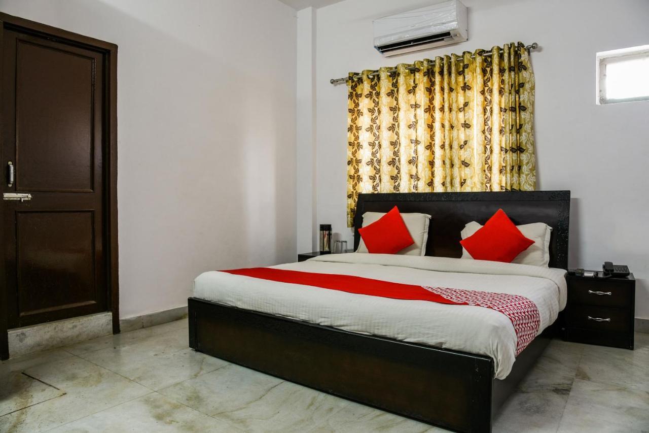 Oyo 9971 Royal T 3* Udaipur