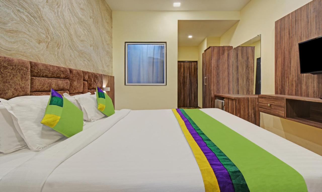 Tripli Le Shelton Hotel