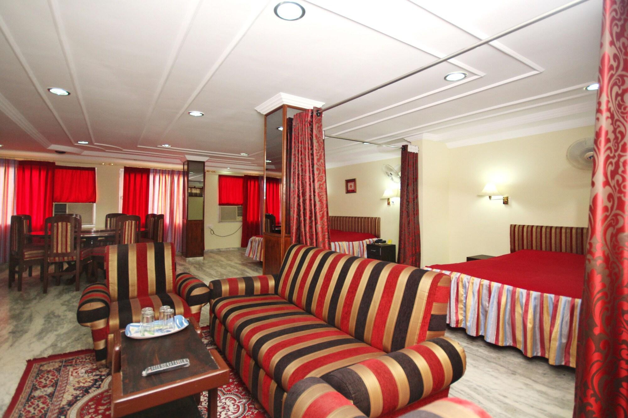 Hotel Padmini Palace 2*