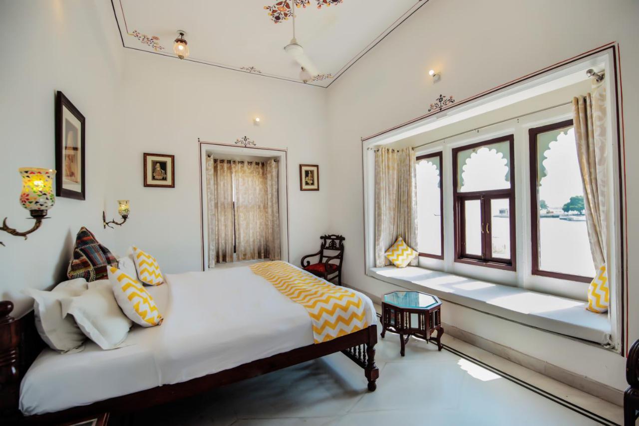 Devraj Niwas On Pichola Udaipur