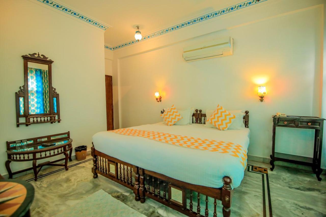 Devraj Niwas On Pichola Hotel Udaipur