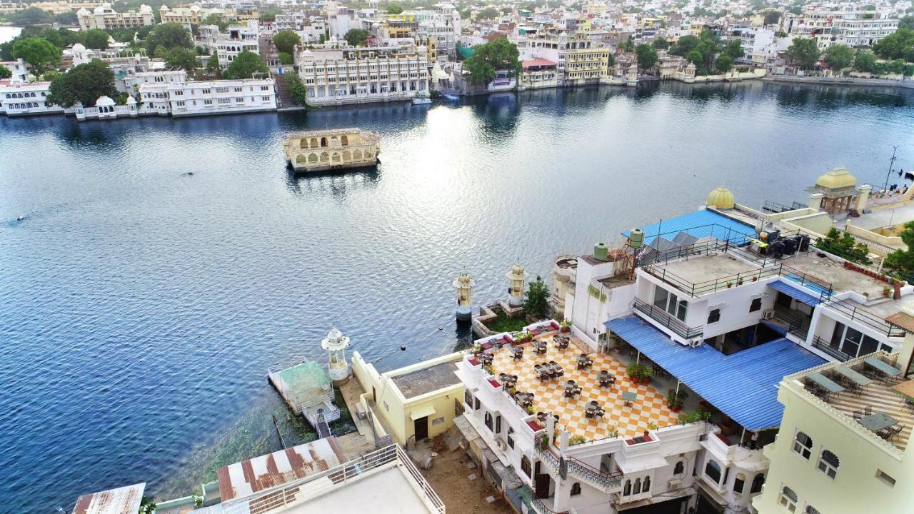 Devraj Niwas On Pichola 3* Udaipur
