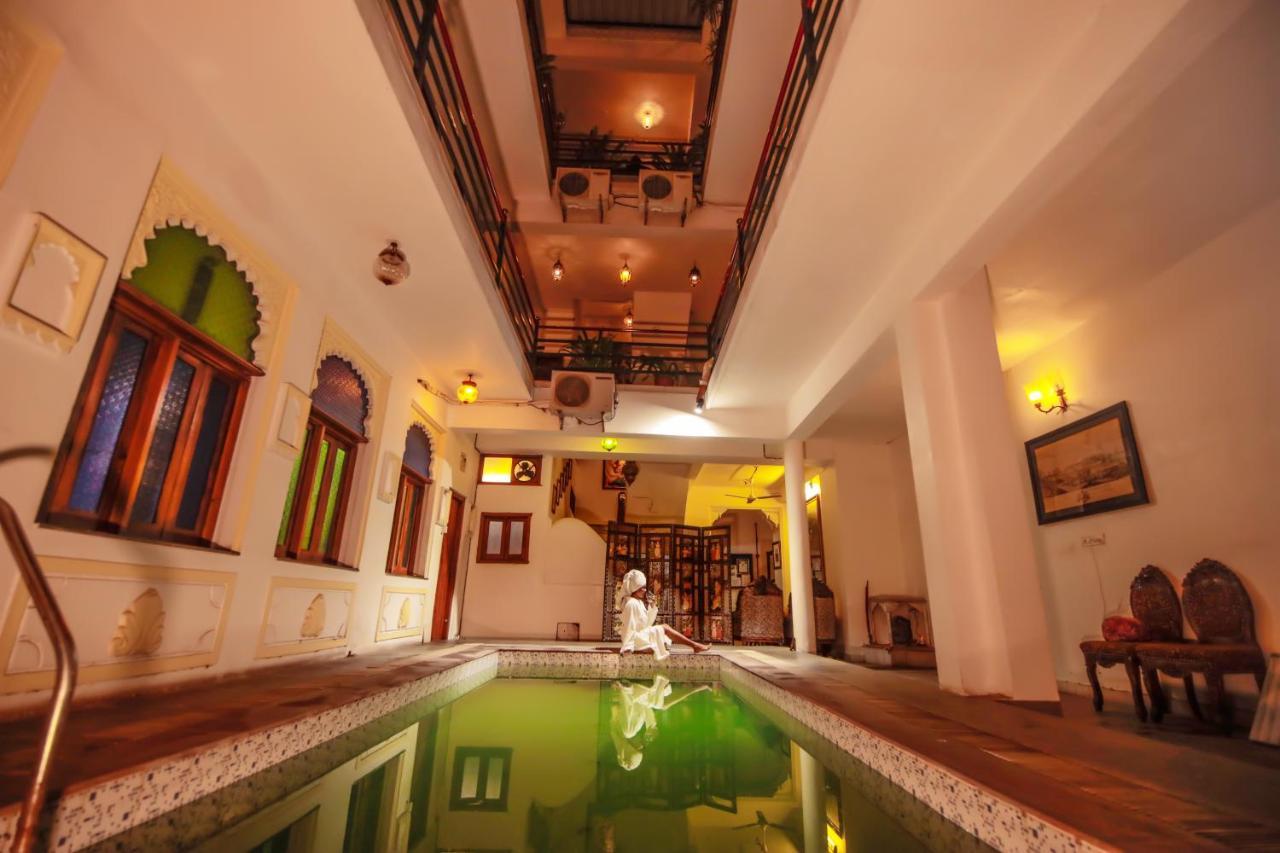 Devraj Niwas On Pichola