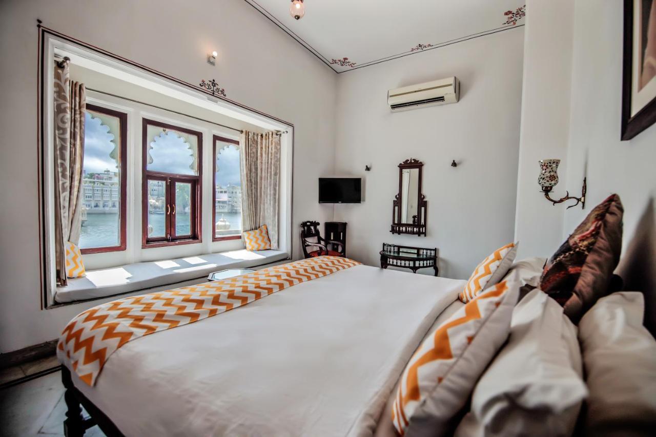 Devraj Niwas On Pichola Hotel Udaipur