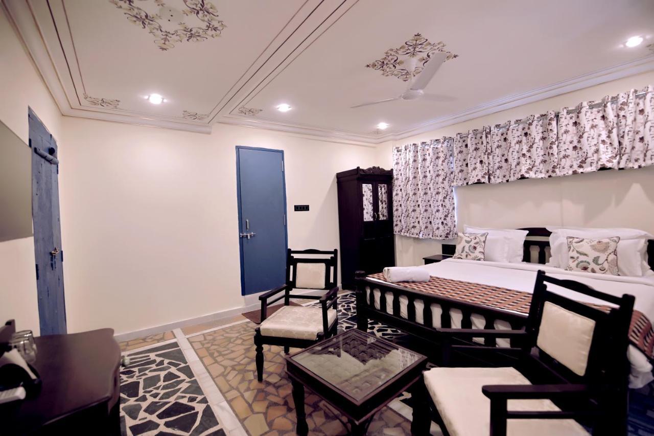 The View Hotel- On Pichola 3* Udaipur