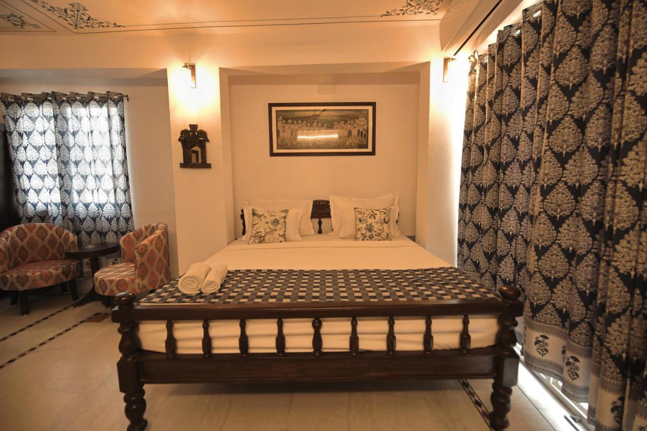 The View Hotel- On Pichola 3*