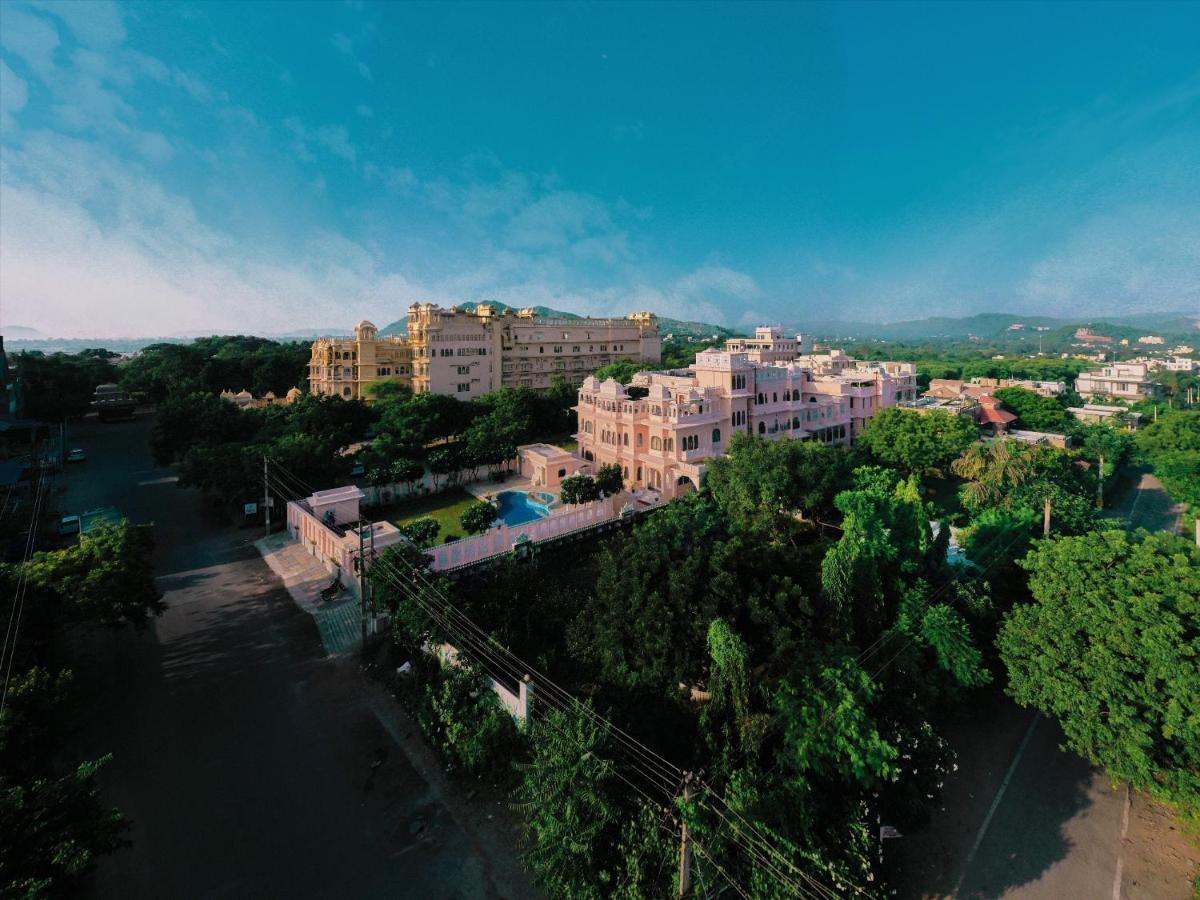 Sterling Jaisinghgarh Hotel 4*