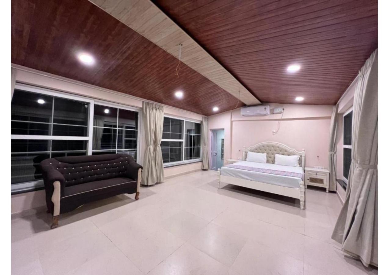 Lake City Villa *