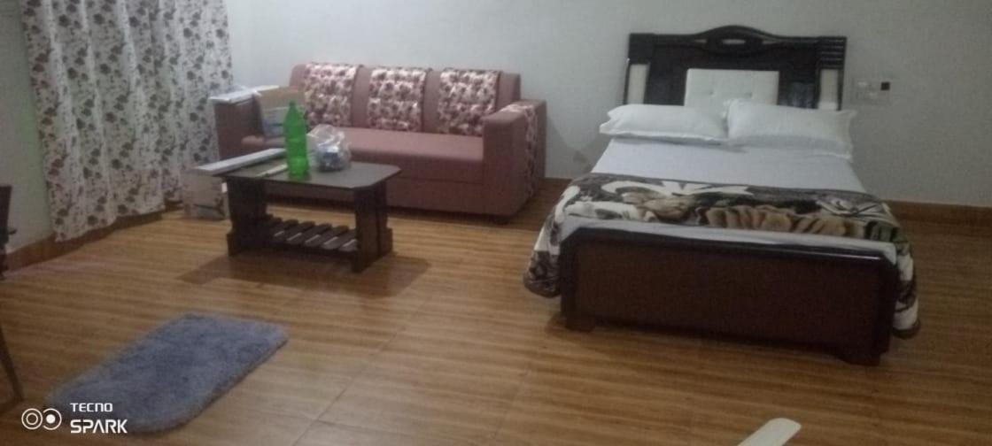 Bahubali Hills Pahadi Hotal Restrorent & Garden Farm stay *