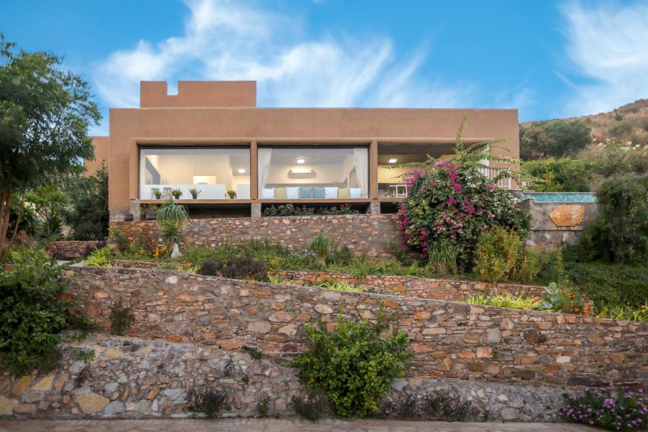Villa Stayvista's Sage Scenery - Mountain-view With Infinity Pool & Terrace Udaipur