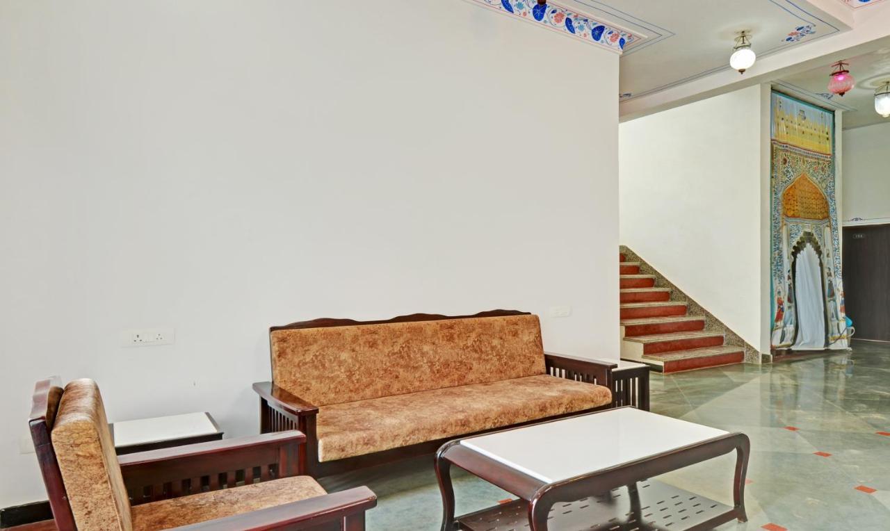 Hotel Treebo Khakhri Haveli 3*