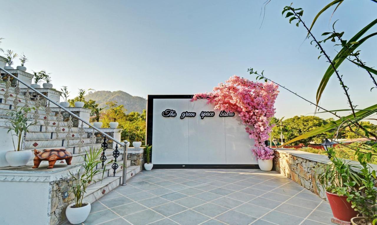 Treebo Khakhri Haveli 3*