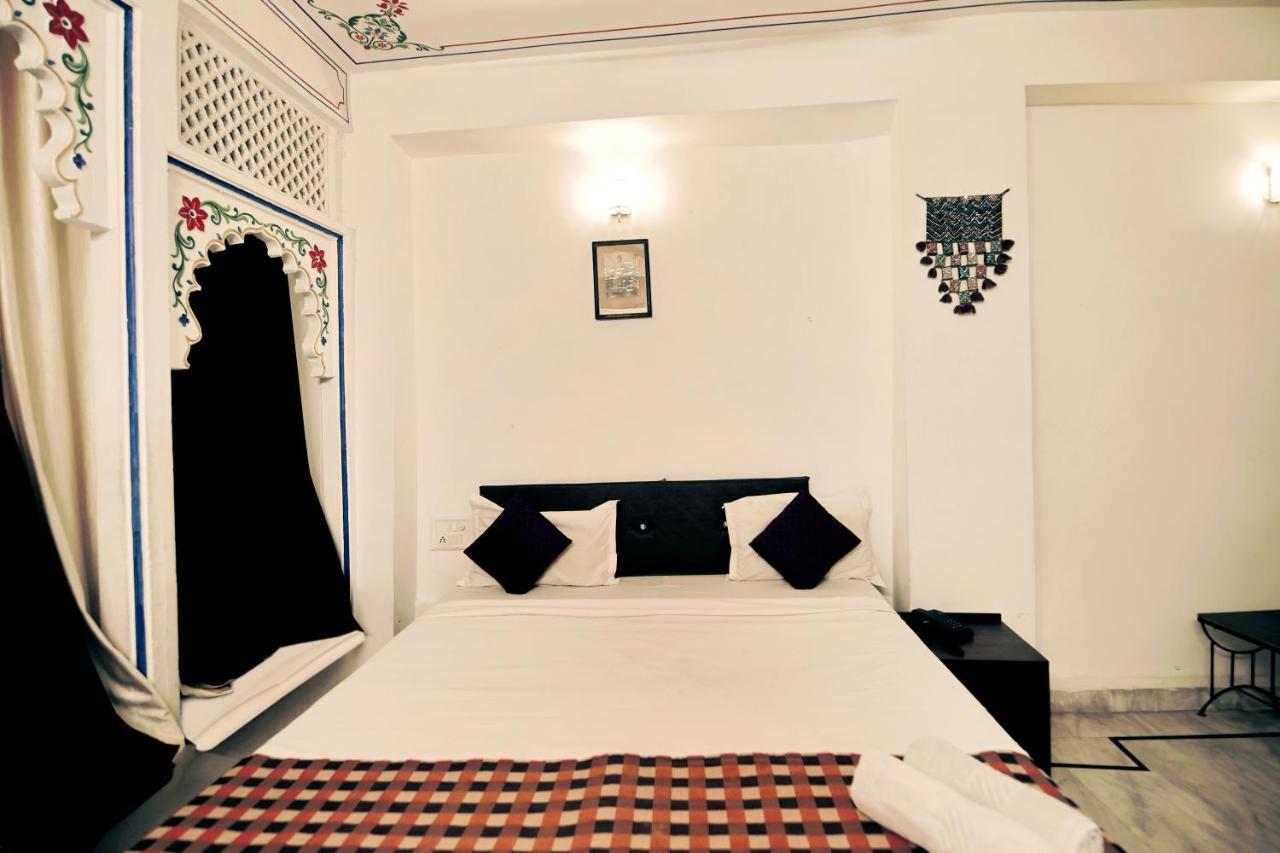 The View Hotel- On Pichola 3* Udaipur