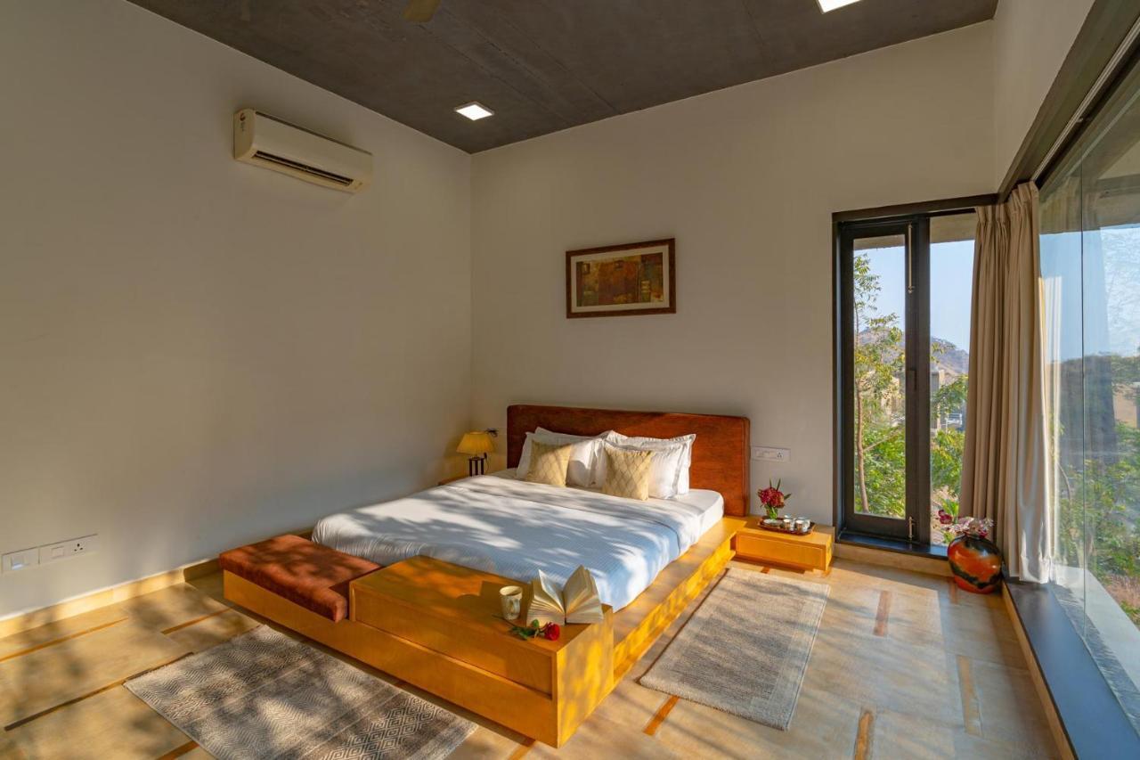 Stayvista's Sage Scenery - Mountain-view With Infinity Pool & Terrace Villa