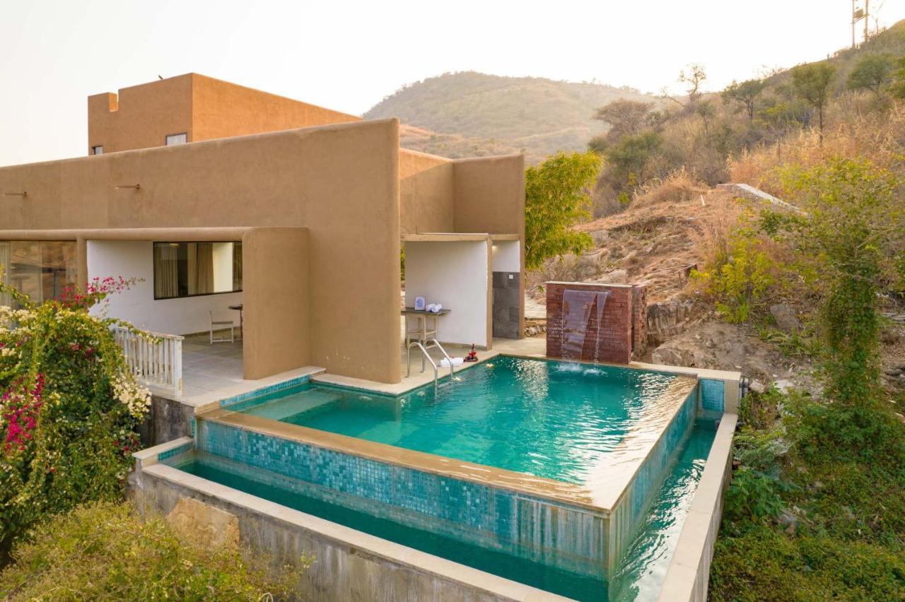 Stayvista's Sage Scenery - Mountain-view With Infinity Pool & Terrace Villa *