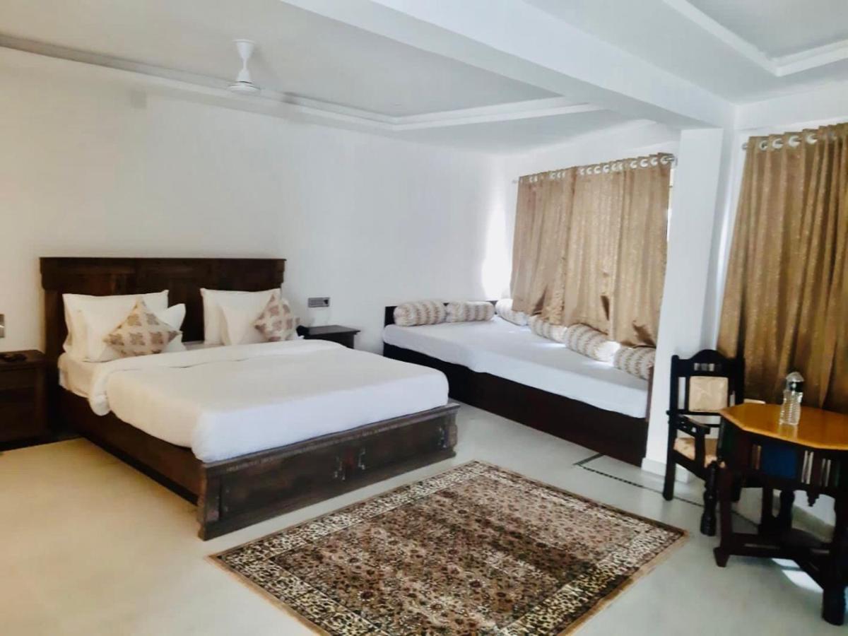 Hotel Devraj Niwas On Pichola