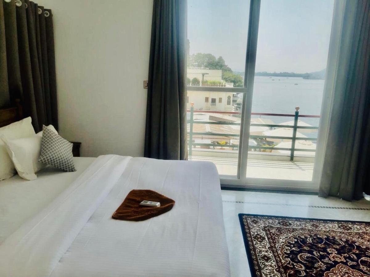 Devraj Niwas On Pichola Hotel Udaipur