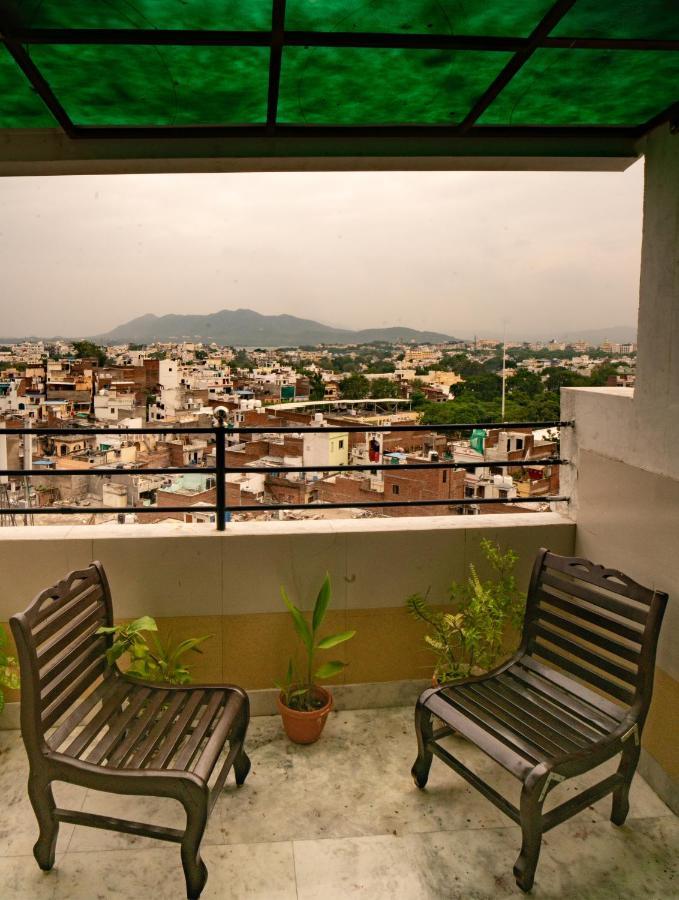 Hotel Girnar 3*