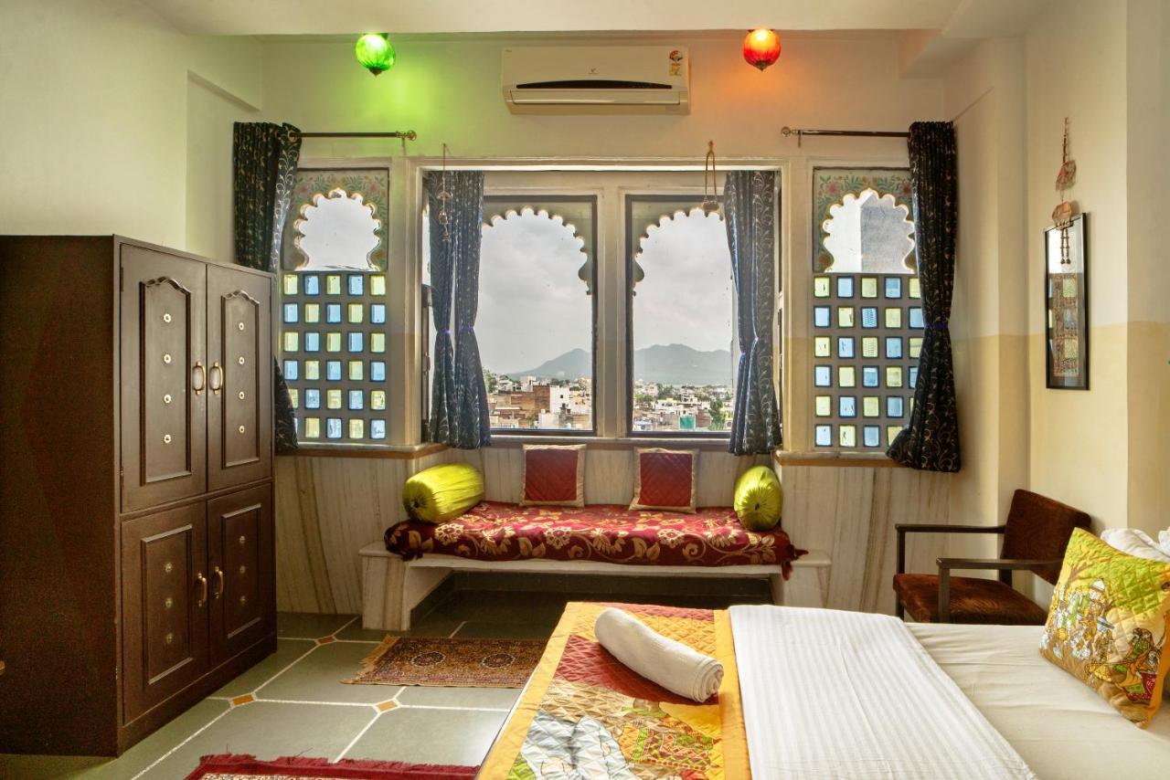 Hotel Girnar