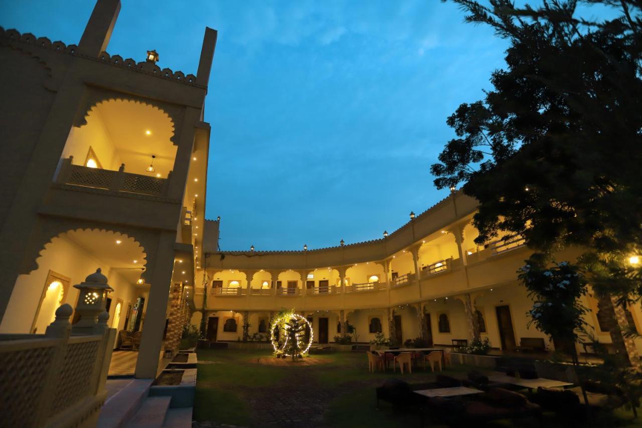 Riviera Madaar Resort *
