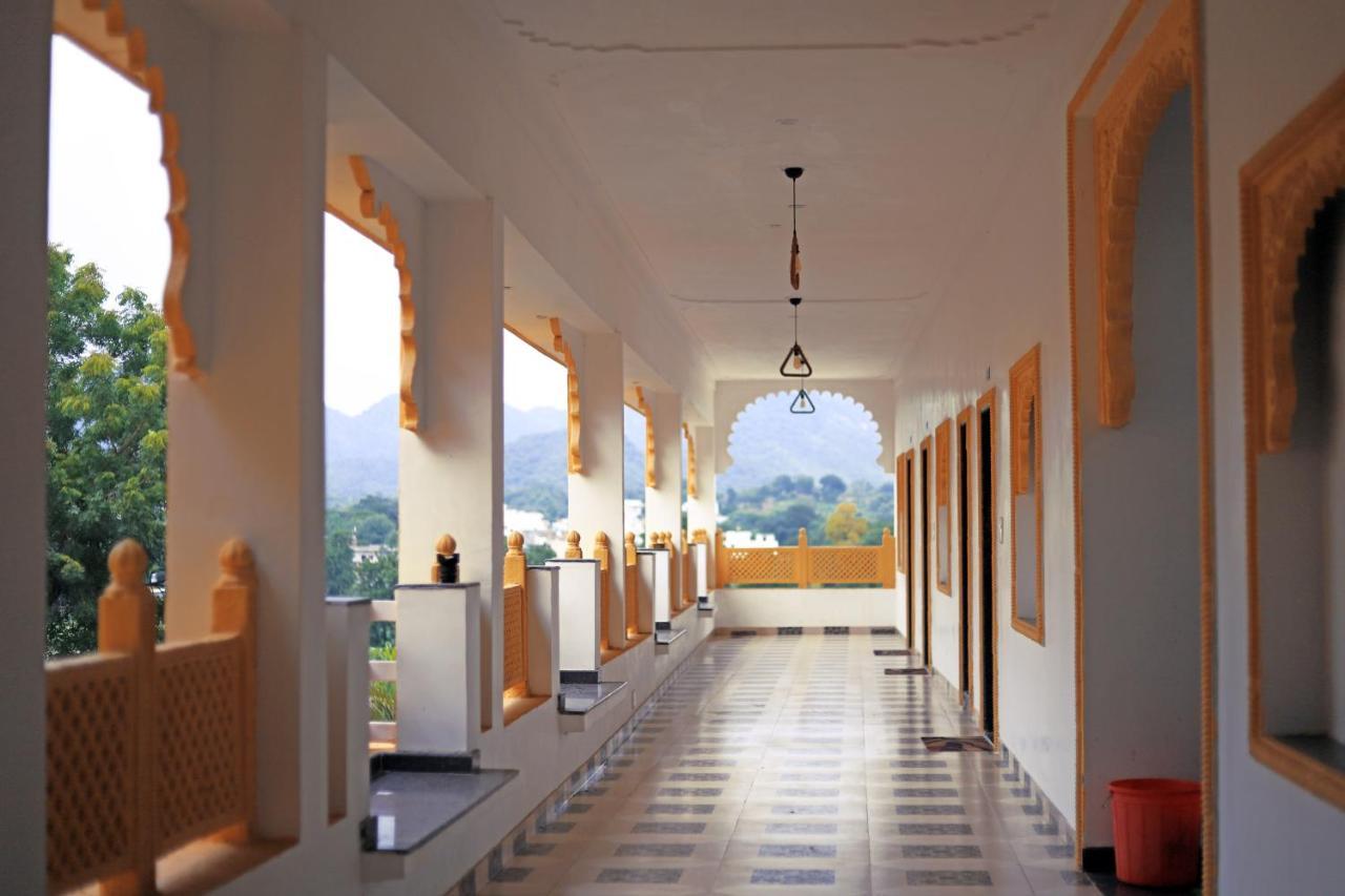 Riviera Madaar Resort *