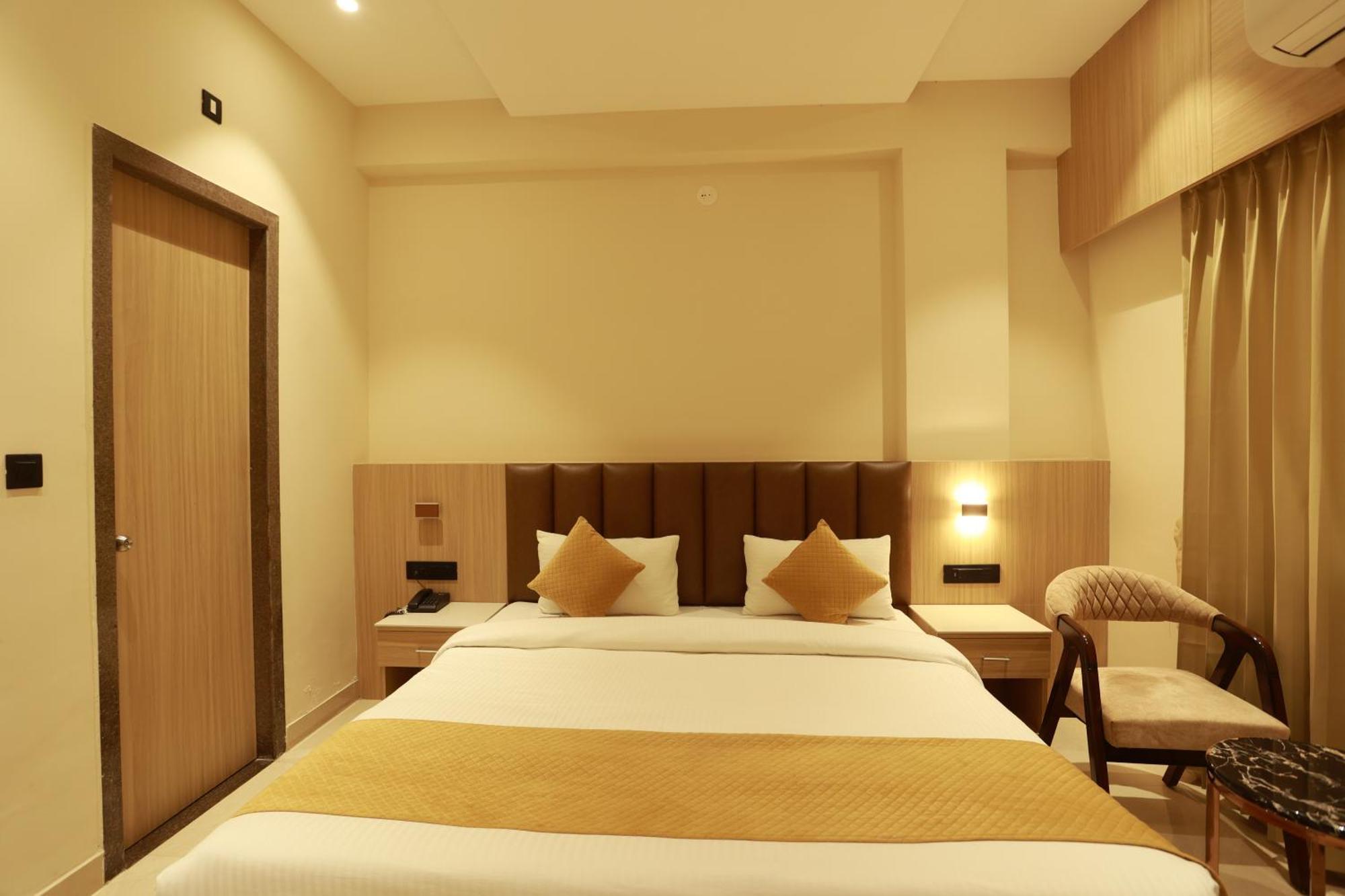Taviral Regency Hotel 4*