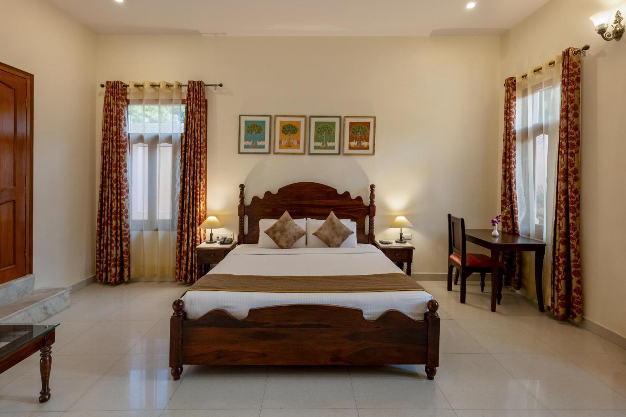 Hotel Sterling Jaisinghgarh 4*