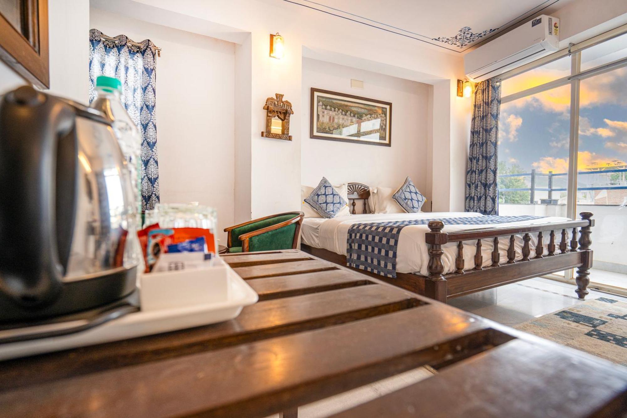 Hotel The View Hotel- On Pichola 3*