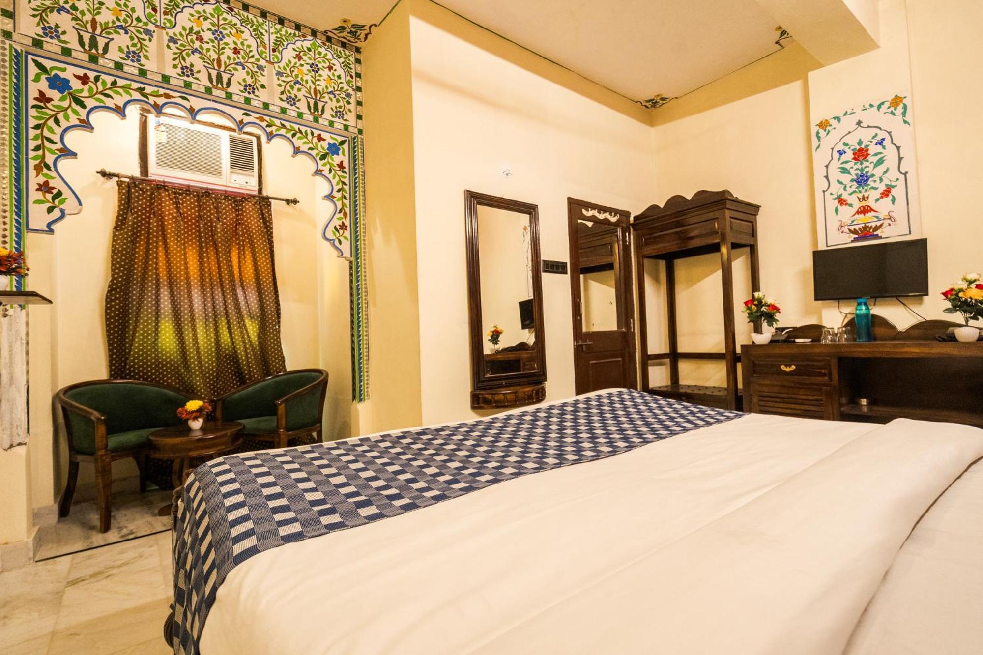 The View Hotel- On Pichola 3* Udaipur