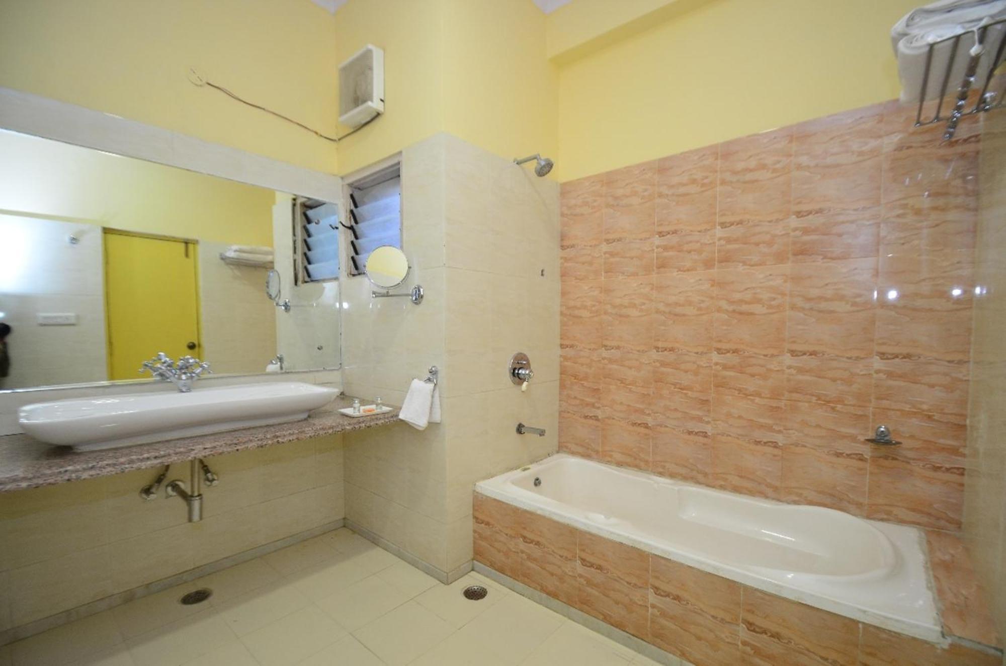 Aaram Baagh - A Luxury Nature 4*