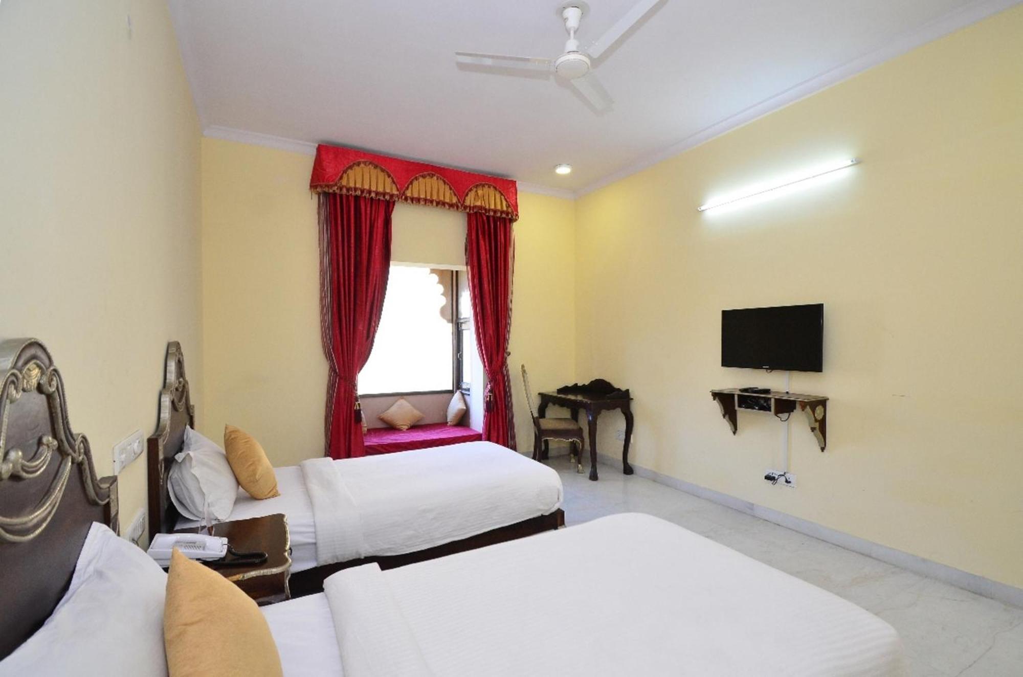 Resort Aaram Baagh - A Luxury Nature 4*
