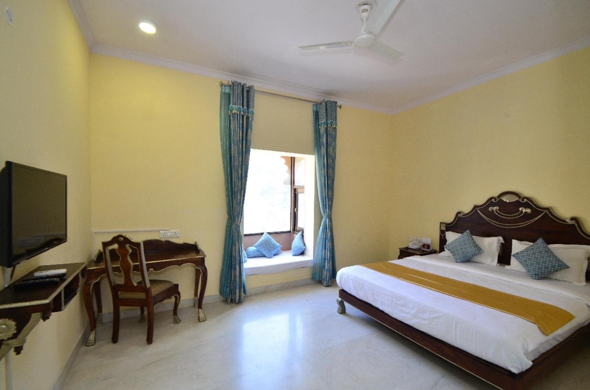 Resort Aaram Baagh - A Luxury Nature