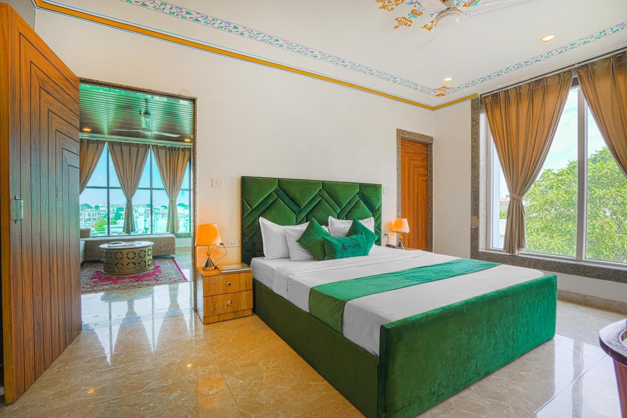 Pax Grand Blue 3 Min Walk From Railway Station 4*