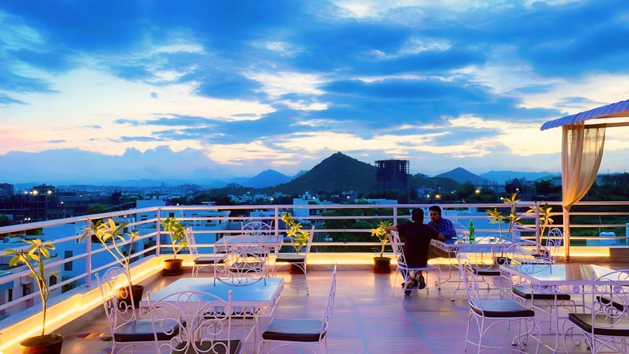 Hotel The Celebration By Amod & Rooftop 3*
