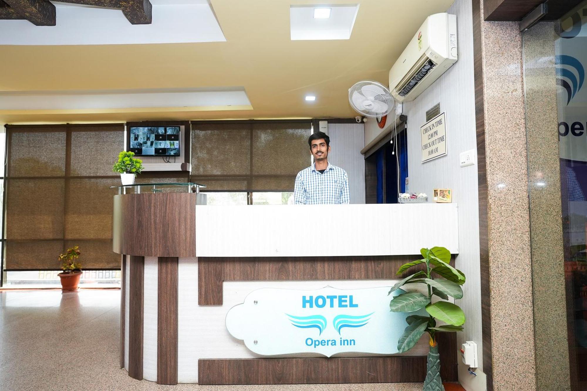 Hotel Opera Near Bus Stand 3*