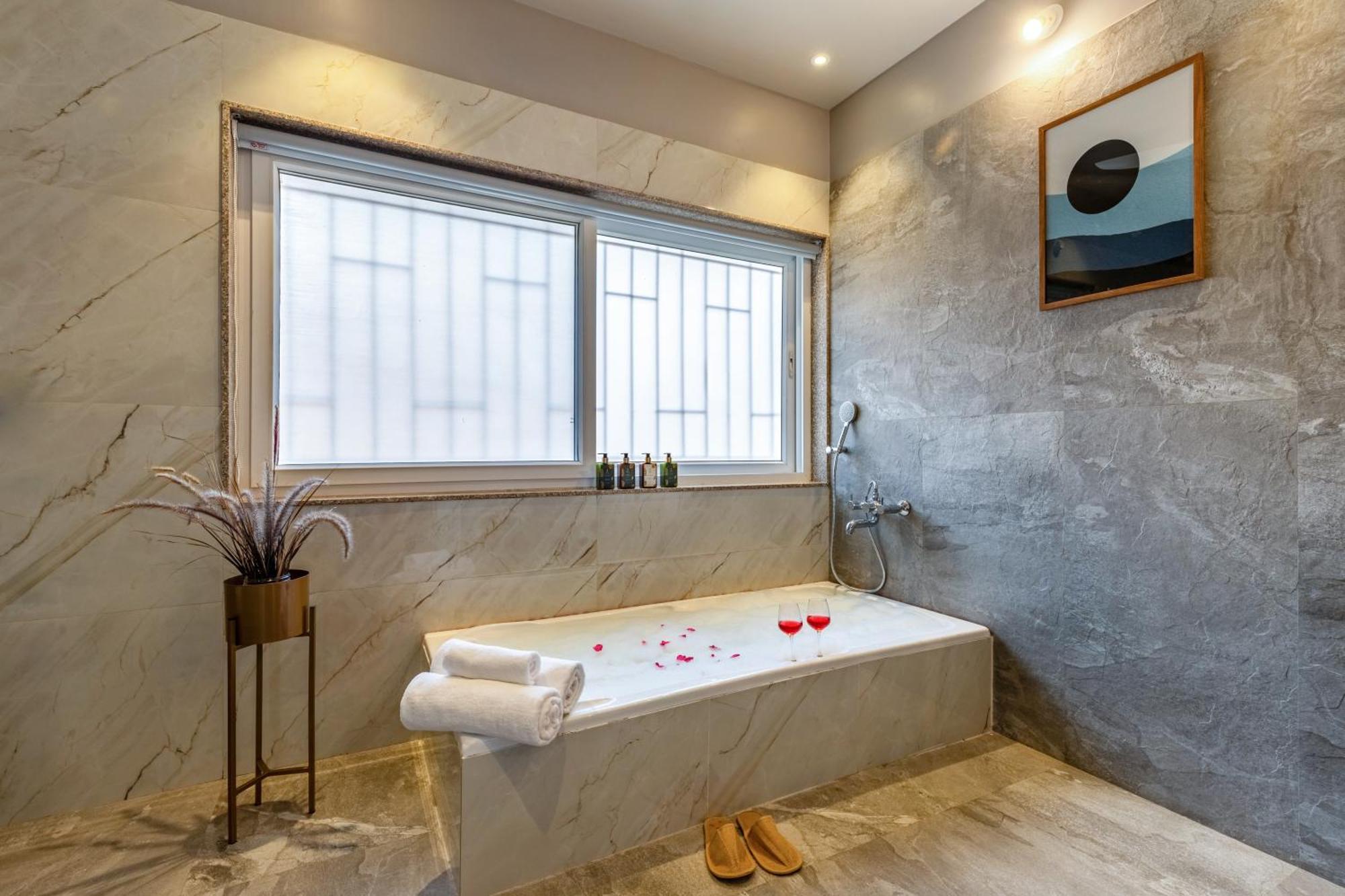 Elivaas Shourya Eden Luxe 3bhk With Pvt Pool, Villa Udaipur