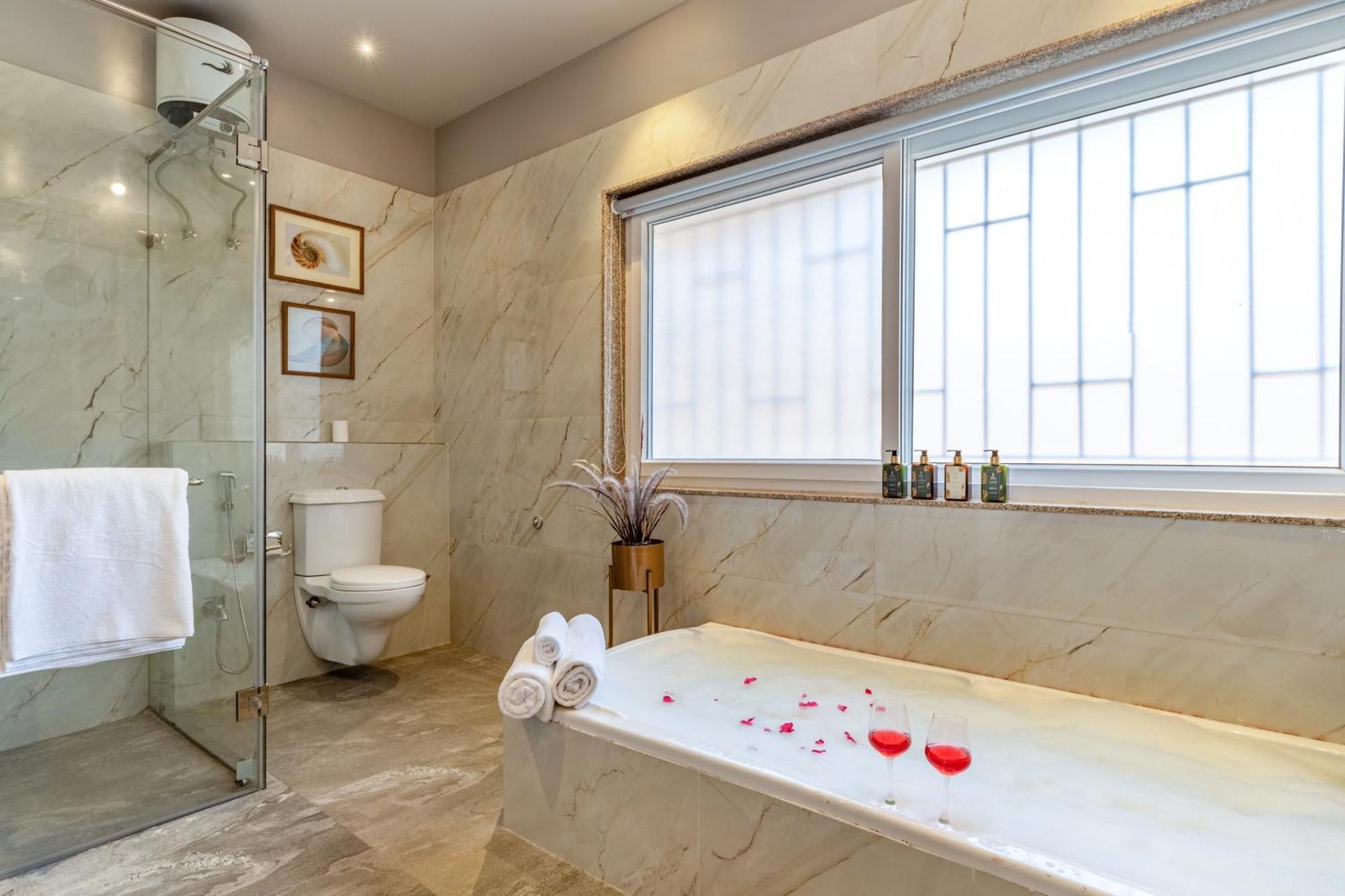 Elivaas Shourya Eden Luxe 3bhk With Pvt Pool, *