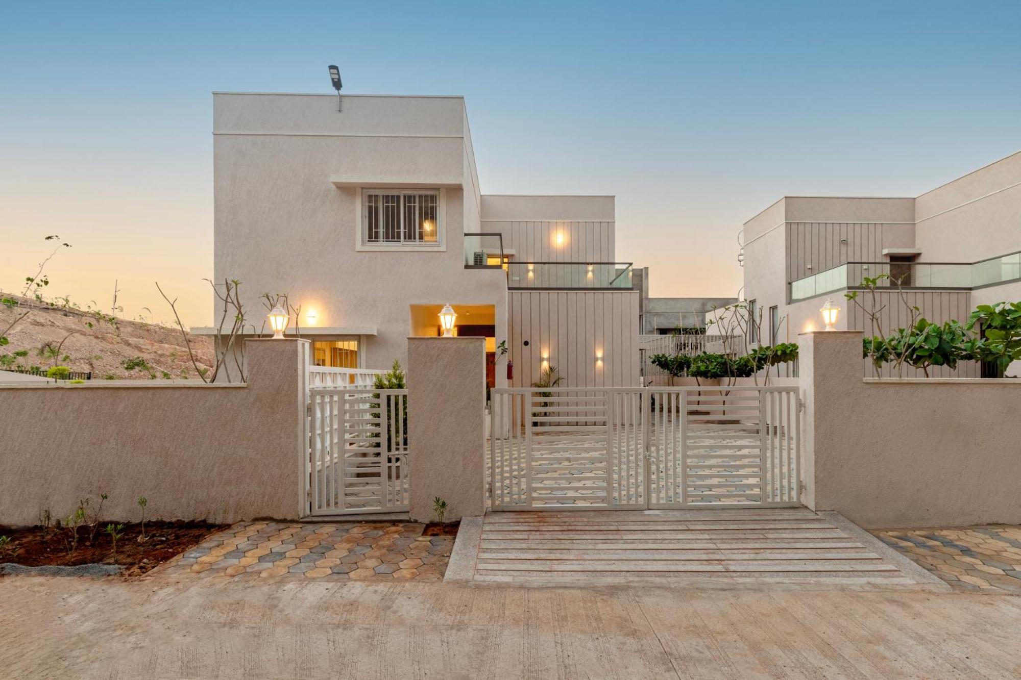 Elivaas Shourya Eden Luxe 3bhk With Pvt Pool, *