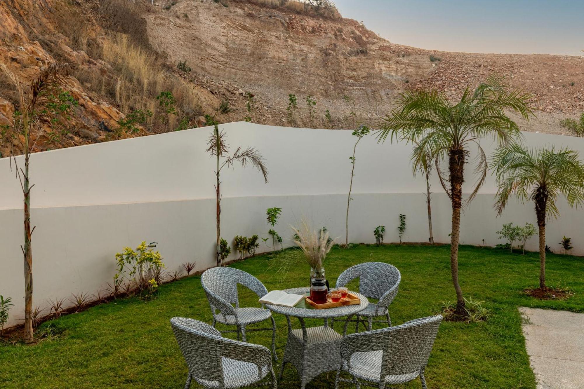 Elivaas Shourya Eden Luxe 3bhk With Pvt Pool,