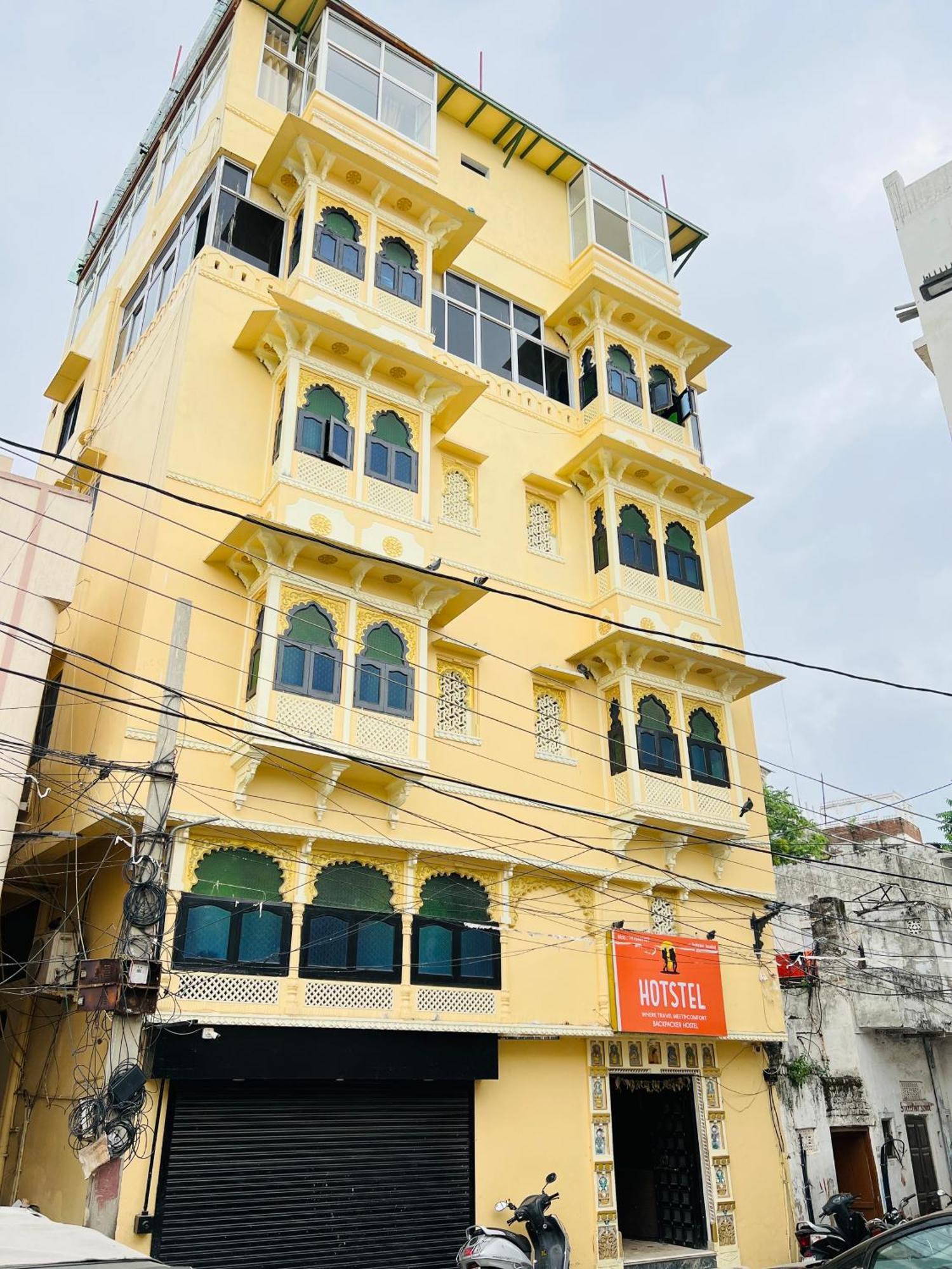 Hotstel Hostel