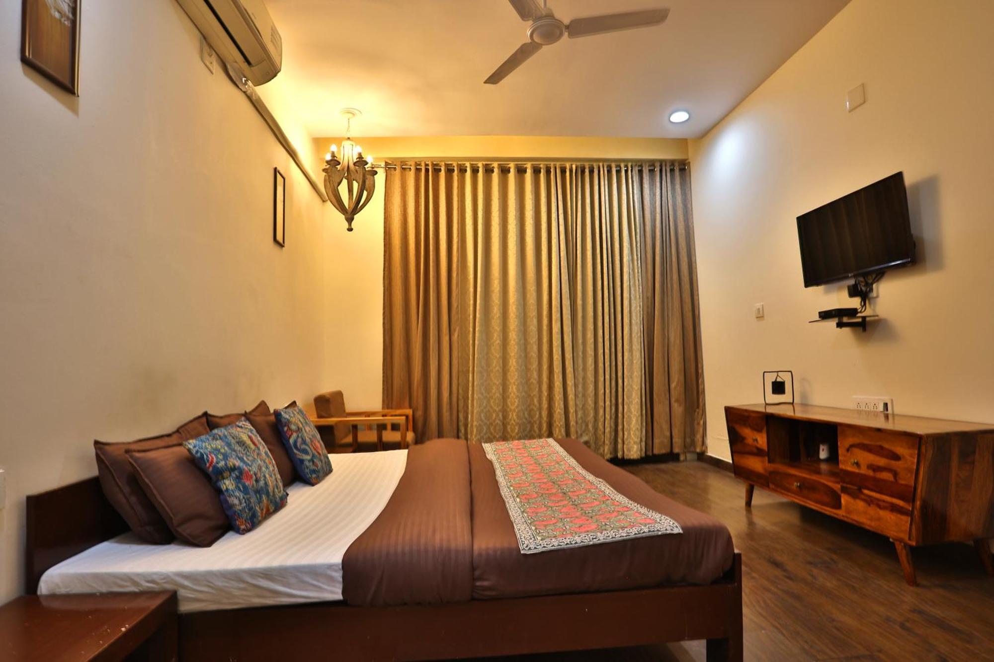 Aravali Homestay With Rooftop Jacuzzi * Udaipur