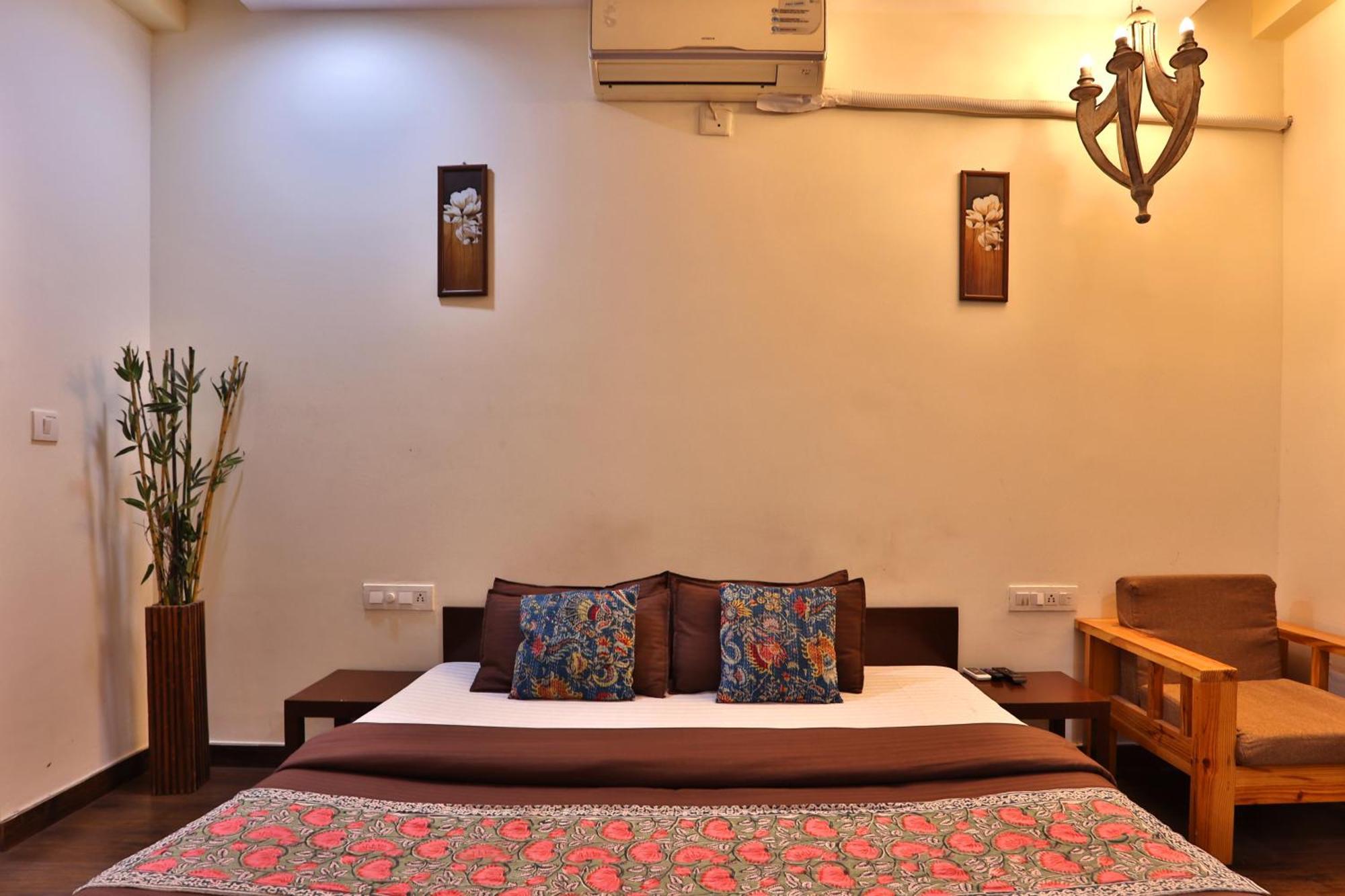 Villa Aravali Homestay With Rooftop Jacuzzi *