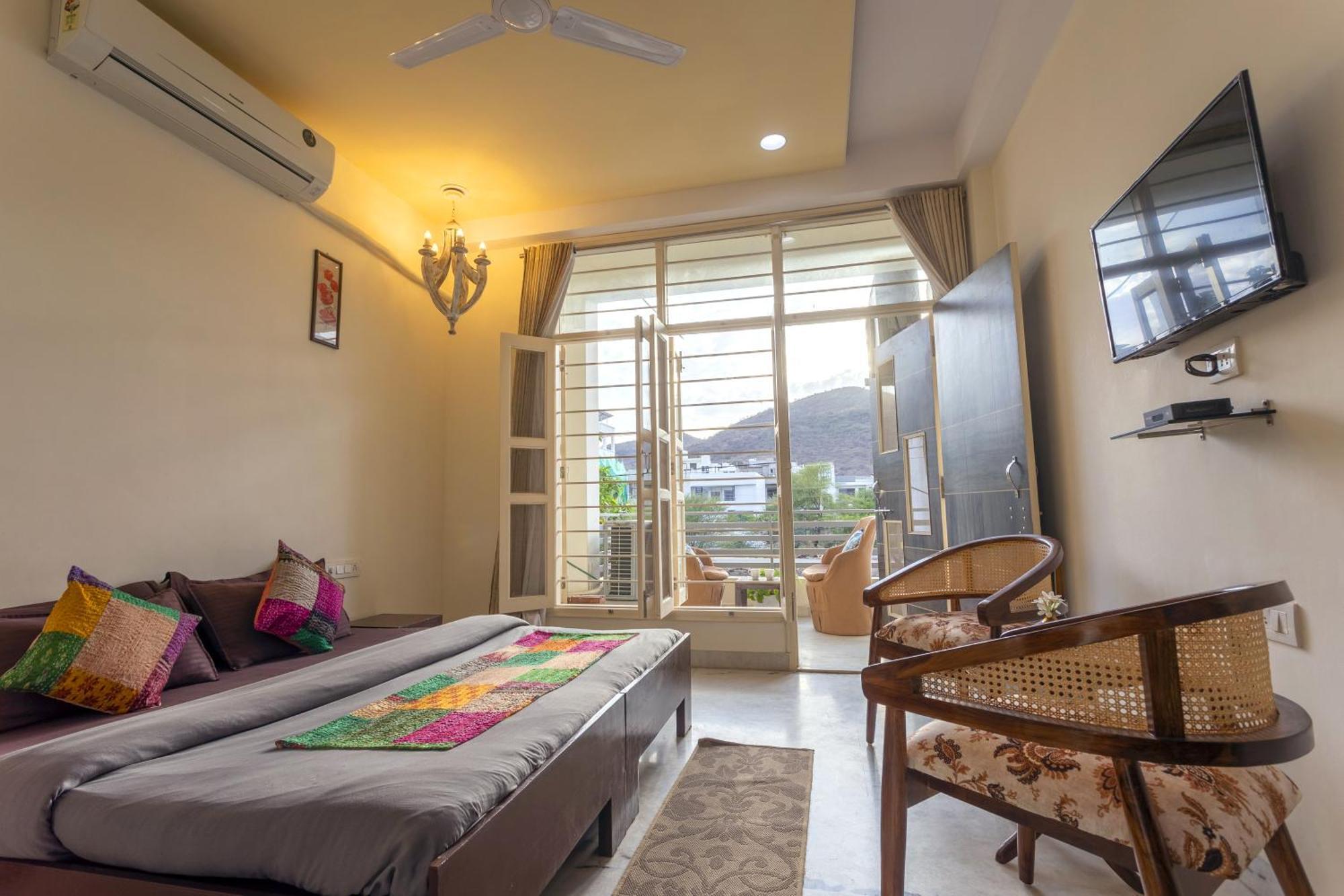 Villa Aravali Homestay With Rooftop Jacuzzi *