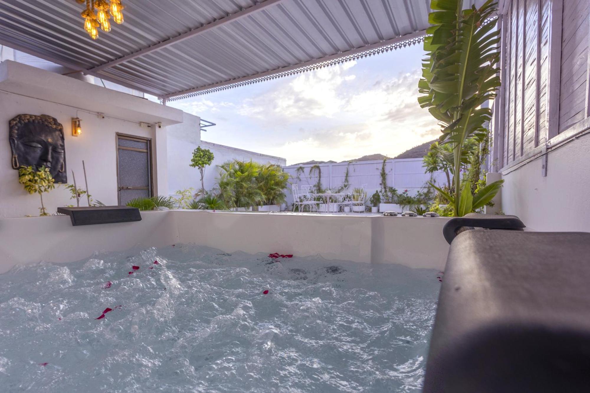 Aravali Homestay With Rooftop Jacuzzi * Udaipur