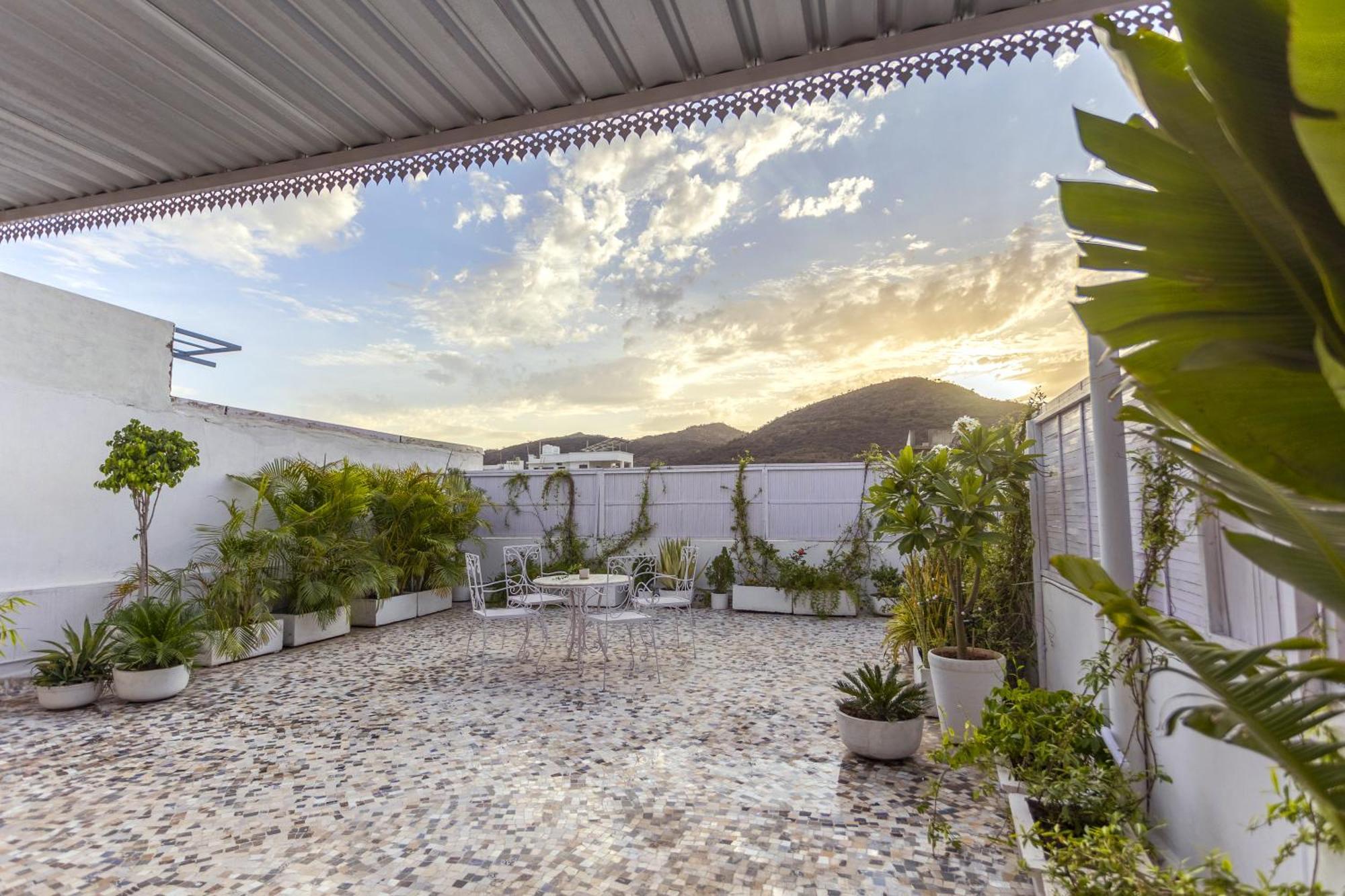 Aravali Homestay With Rooftop Jacuzzi Udaipur