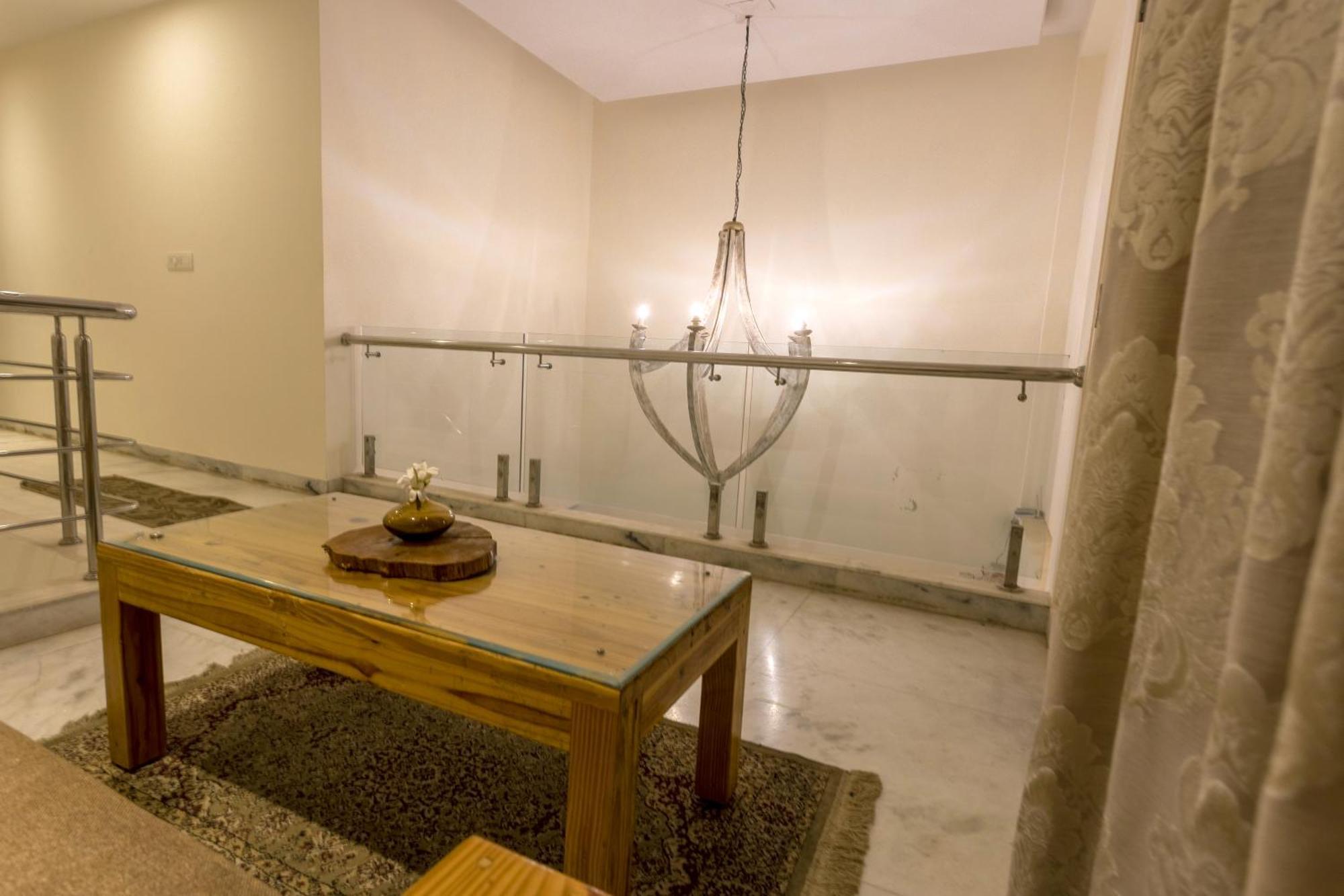 Aravali Homestay With Rooftop Jacuzzi