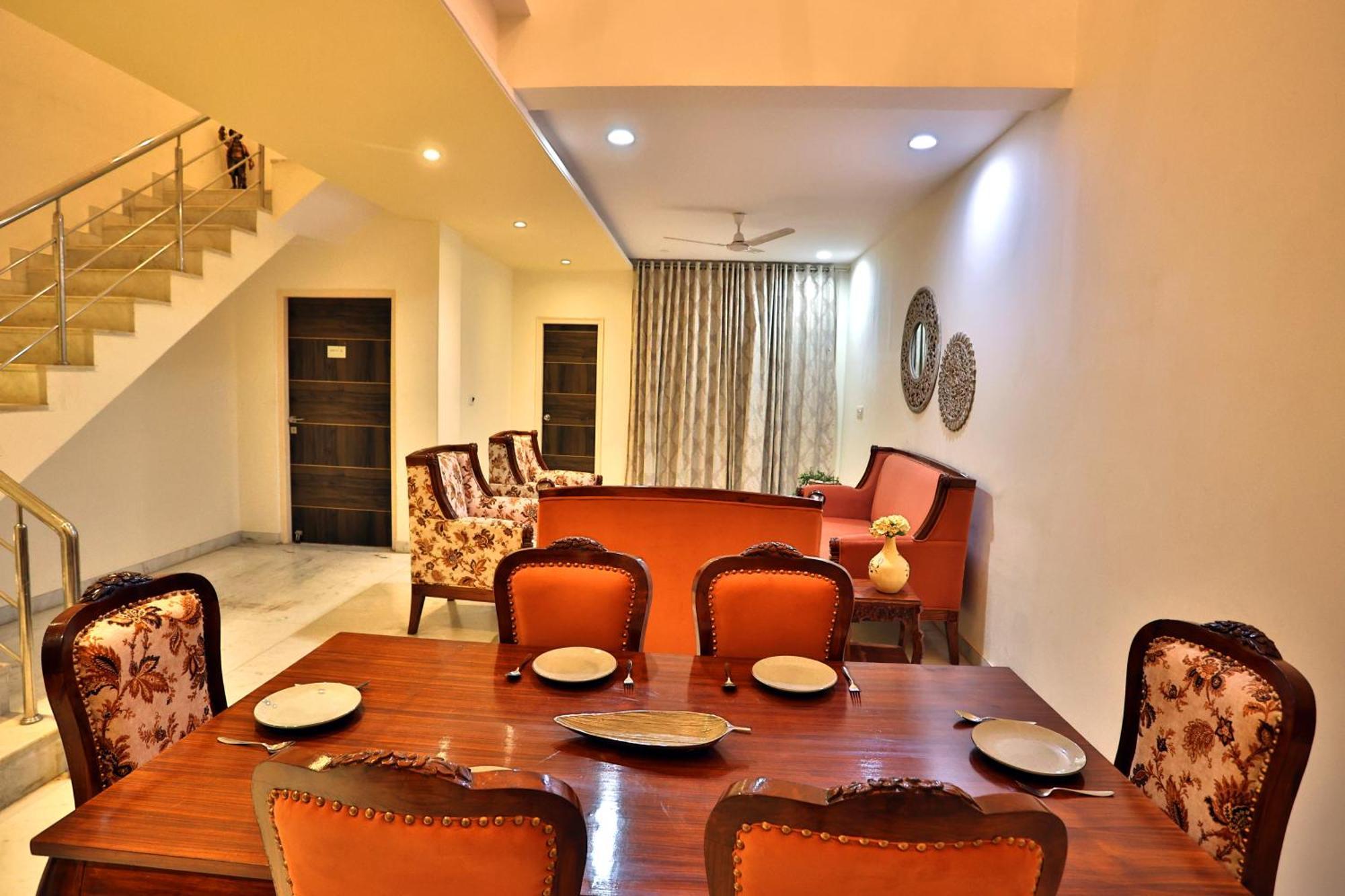 Villa Aravali Homestay With Rooftop Jacuzzi