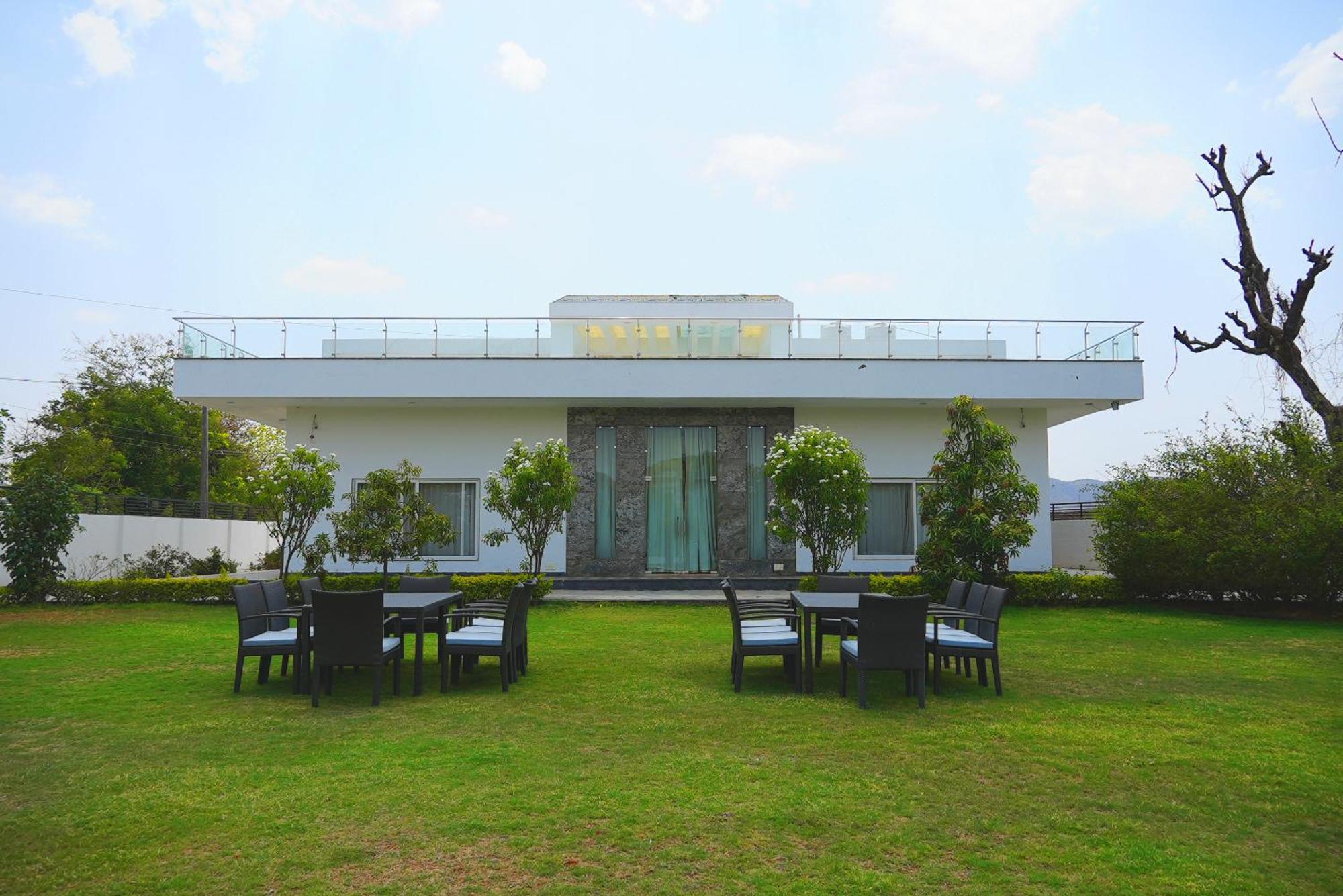Aravali Villa *